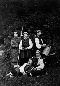 наши как-то так: