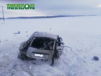 вот эту вот фотку надо отослать на ВАЗ и развешивать во всех салонах торгующих этой подделкой под автомобиль!
я понимаю, что "это" находится в низшем сегменте, но каркас безопасности в масштабах тысячного производства вообще ничего не стоит. 
если уж беретесь делаать машины, хоть скромные и бюджетные, пусть они без фарша, пусть они не едут 200, просто сделайте так, чтобы люди в них НЕ ГИБЛИ от встречи с каждым майским жуком.