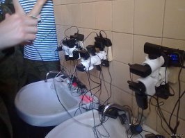 14 безумных ухищрений, на которые приходится идти, когда телефон сел в неподходящий момент
