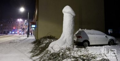 Зимний розыгрыш над автомобилистом