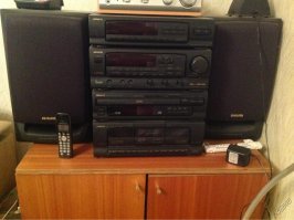 Привет всем айвафилам! Внесу и я свои пять копеек, фото не моё! Вот такой был куплен в 1993 году на вднх за 800$,пошёл огонь, воду и много  еще чего, живыми остались усилок и радио, сидюк умер своей смертью, касетник похерен за ненадобностью, радио пылится где-то, а вот через усилок с колонками и я качаю музло, вывел себе провод на 3,5 и врубаю через него любой носитель - качает нормал!