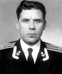 Погибшие члены экипажа были похоронены на Кузьминском кладбище в Москве. Николай Затеев завещал похоронить себя рядом.
