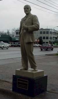 Как ты прав, бро!:) только в отсталых странах есть ему памятники -в США, Германии, Англии