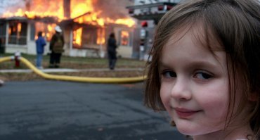 Горит здание арбитражного суда в Питере