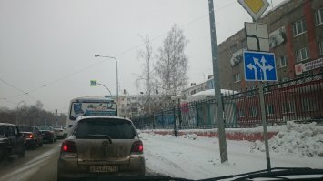  Показать средний палец и получить по лицу