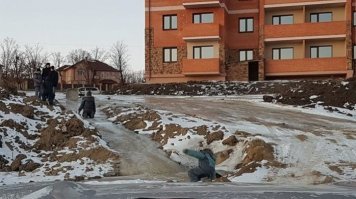 Вот теперь понятно откуда ледяная горка