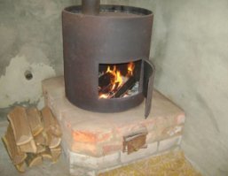 Точно ведь скажут... мы вам валежник разрешили, чем вам не топливо для тепла, а еще освещать помещение можно лучинами...
Скоро... в каждой квартире...