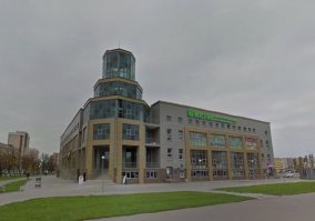 Такой забавный персонаж.На всю страну из себя дурочка строит,а бабло очень любит.
И я не про его з.п. депутатскую.В пяти минутах от меня находится такое интересное здание,которое долго выбирало себе хозяина. Милонов или менее известный однопартиец Никешин.Угадайте кому досталось.Построено на бюджетные деньги,здесь должен был быть бассейн