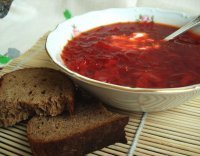 "Закрытая мини-пицца"?! Хм-м... 
Ну тогда я нынче ужинал овощным супом со свеклой вприкуску с подовой пиццей без начинки 

На второе были жареные очищенные равиоли с картофелем-фри

А потом запил всё охлаждённым фиточаем из клубники