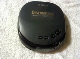 Всё фигня... у Данилы в Брат2 был Sony Discman Player D245