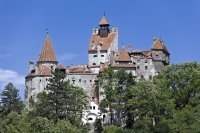 эти фото необычны. но трансильвания действительно очень красива природой и историческими памятниками, замками и самым известным замком дракулы.