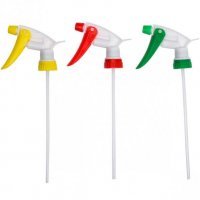 Не нужно такому пульверизатору давление, можешь трубку в стакан с водой вставить и брызгать