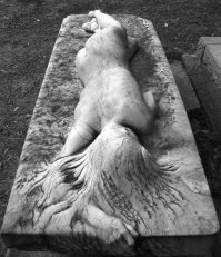 25+ невероятных надгробий: высший уровень кладбищенского искусства