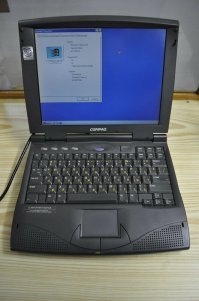 У мамы был Compaq Armada 1530D когда-то. Её первый ноут.
Такой-же как этот: