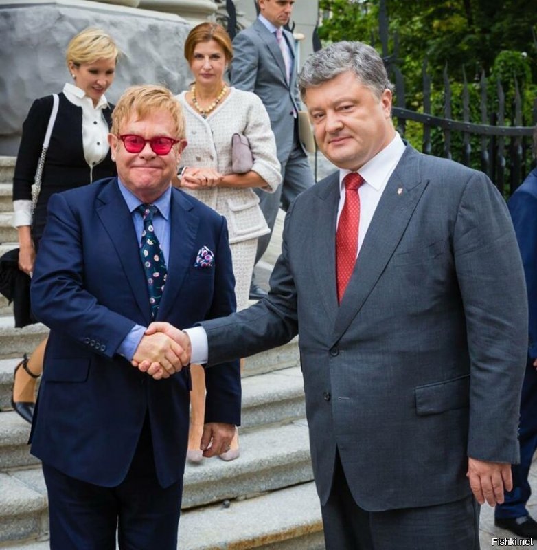 Какой то сэр зашкварился.