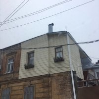 Тут не в выпендривании дело. Утепляются так люди.