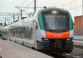 Фото поездов и прочего жд-транспорта с просторов интернета