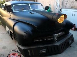 Единственная фотка, достойная внимания. Интересно, как этот экземпляр ездит?