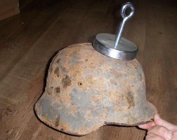 он небольшой. чуть больше кулака.