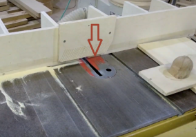 Этот кроваво красный цвет, отлично напоминает о технике безопасности