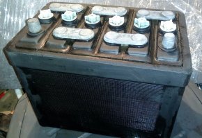 Ремонтировать без больших затрат можно только АКБ такого плана и то при определённых "заболеваниях".Но такие сейчас мало где производят.