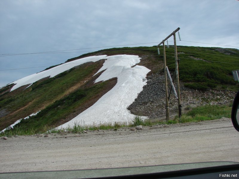снег на сопках лежит 30 июня)) а на улице плюс 25