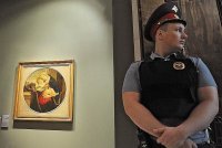 Музей должен стать неприступной крепостью.