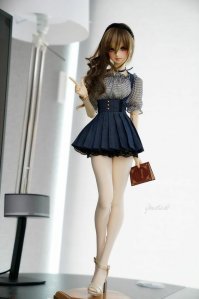 Только одна нормальная, остальное - фу!