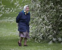 истинно вам говорю - вот эта "госпожа баушка" гораздо больше бед миру принесла, чем наложница, о которой речь... 
ну а ежели говорить о ее предках... вах!!!