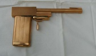 007 вспомнился. Видимо от туда черпали вдохновение.