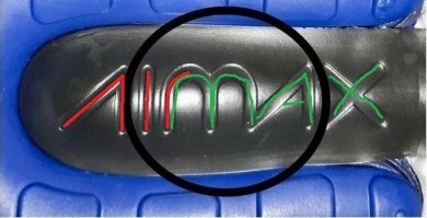 "У дизайнеров что, буква "r" прямо ну никак не поместилась?"
я так подозреваю, что это был как раз "хитрый" дизайнерский ход