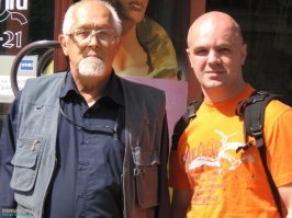 Нейрохирург Алексей Алексеевич Молотков, проведший мне трепанацию, когда потребовалось закрыть участки на лбу, где в 6 лет была удалена кость после сильнейшей открытой черепно-мозговой травмы. Операция была проведена, когда мне было 14, после этого ещё много лет наблюдался у него в НИИ имени Поленова. К сожалению, Молотков уже ушёл из жизни.