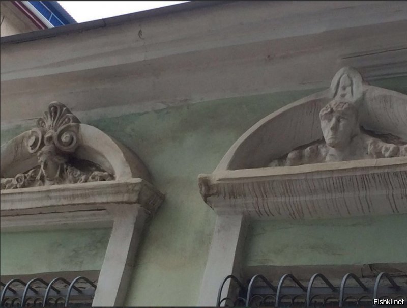 Реставраторы 80 lvl: в Москве изуродовали особняк XIX века
