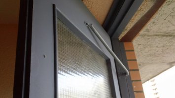 Такие доводчики еще в моем дет.саду стояли.