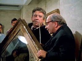 Просто эти персонажи приучили нас , что это нормально и происходит в кино, люди может думали , что очередной римейк снимают.