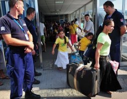 Депортация румынских цыган из Франции   массовая акция официального правительства Франции, развернувшаяся в августе 2010 года. 

Депортация была поддержана Президентом страны Николя Саркози после Луарского инцидента, в котором в результате перестрелки с полицией погиб цыганский юноша и представители местной цыганской общины вступили в открытый конфликт со служителями охраны порядка. 

В ответ Президент страны поручил в кратчайшие сроки ликвидировать многочисленные лагеря румынских цыган, стихийно возникшие по периметру многих французских городов с 2008 года, после того как в страну начали прибывать цыгане из Румынии, вступившей в ЕС.