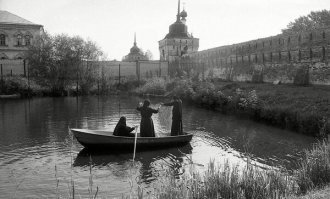 Это да, мы все иногда грустим.
Но есть в подборке работы вне времени. Это не просто память, это уже искусство.