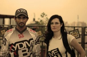 Почему мою вторую половинку не наградили? Сатрапы, негодяи, Навухудоносоры!!! Фотки прилагаю! (с наследником трона, плять).
P.S. Не трахались, просто дружат.