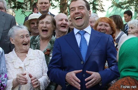вот они наши довольные владельцы зарубежной недвижимости! с их пенсией можно скупить всю францию! спасибо дмитрию аналтольевичу за это!