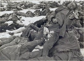 Кавалерийский полк полного состава в РККА это 1600 человек (вместе со вспомогательными военнослужащими) или 1200 кавалеристов, которые участвуют в бою.
Батальон вермахта это 800 человек, как следует из вашей истории батальон мотоциклистов и пулеметный батальон были уничтожены "сабельной атакой" 1200 кавалеристов...
Вы представляете себе стрельбу из пулемета по открытым целям?
Вы правда считаете, что у движущихся открыто кавалеристов есть шанс победить?

По поводу ваших фото...
IsPavel, что видно на ваших фото?

"...все поле было в несколько рядов усеяно телами людей и лошадей...!
"...сто километров обочины этой дороги были едва ли не сплошь устланы телами погибших..."  - это видно?
100км устланных телами, видно?

Или видна одинокая расстрелянная машина с погибшими и брошенные грузовики?
А что, панораму "со 100км" было не снять?
А ведь под Слонимом вермахт сопровождало более 180 фотокорреспондентов службы пропаганды...
Не смогли снимать? 

Для сравнения фото с погибшими немецкими солдатами (для вас даже фото с грузовичком). Специально, фото сделанные в разных местах.
Разница заметна?