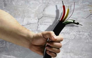 Задолбало школоло!
Вот кабель!