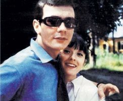 Такие юные оба. :) Красивая пара.