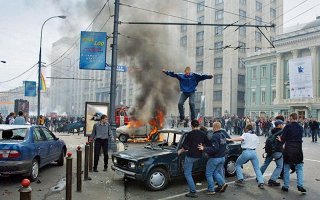 Более того, они ещё виноваты в плохом выступлении футболистов.
