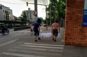 А охрану магазина не смутит наличие трубы (или черенка от лопаты) у покупателей?