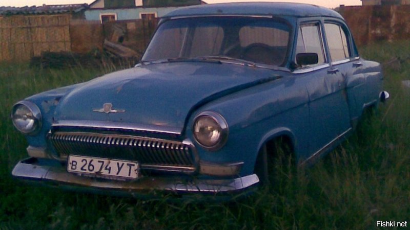 Что за бред? Какие номера СССР???  Да и потом: даже если бы были советские номера - они никак не могли бы оказаться на "крузаке". Короче, чувак решил "отличиться". Мысль о наследии СССР была в общем правильной, но исполнение - в стадии лёгкого дебилизма. Исполнять надо уж было на оригиналах 
Советские номера и документы (настоящие советские):