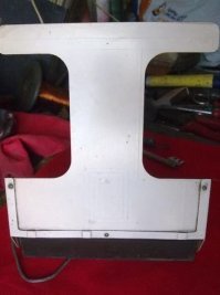 Я думал, что эта штука типа подставки, что бы можно было закрепить какой нть знак типа "Ш", поскольку такие антенны  зачастую можно было увидеть на заднем стекле.