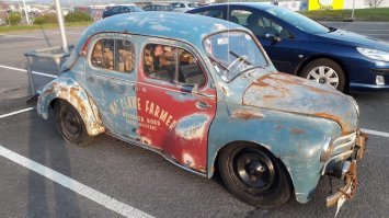 Заголовок, конечно, п..ц......

а мне больше "рэт-лук" нравится))) Ничего не надо было с козявкой делать, даже состарить побольше) 
Вот, например, 4cv в "крысином" стиле: