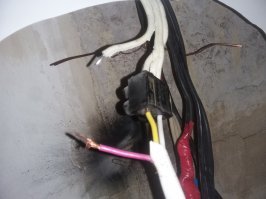 Попросили помочь, розетка в ванной что-то не работает, приехал...