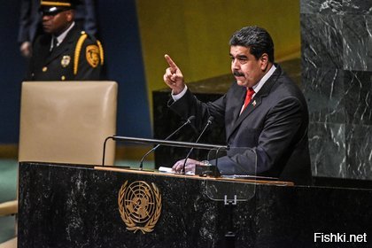 Российское руководство начинает сомневаться в жизнеспособности режима президента Венесуэлы Николаса Мадуро.

Москве растет понимание того, что катастрофическое состояние венесуэльской экономики постепенно лишает Мадуро поддержки среди сограждан. Помимо этого, он может потерять военный ресурс, поскольку армия, по словам собеседников издания, не готова применять силу в отношении митингующих против президента.
Российские власти осознают, что у них остается мало рычагов влияния на ситуацию в Венесуэле: экономический кризис там настолько силен, что финансовой возможности исправить его у Москвы уже нет, а военная поддержка невозможна из-за территориальной удаленности южноамериканского государства.