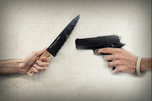 Вот самый эффективный прием против ножа. :)